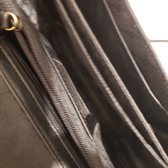 Black E Aigner Crossbody - Picture 5 of 7